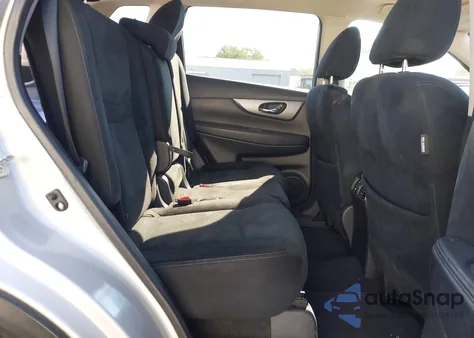 2015 Nissan Rogue Sv z USA, uszkodzony, nr VIN 5N1AT2MVXFC829223